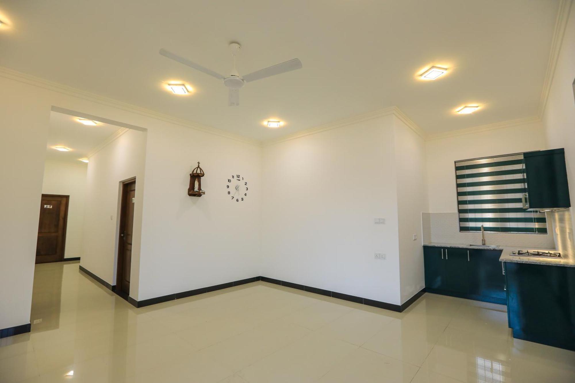 D Marit Motel Negombo Bagian luar foto